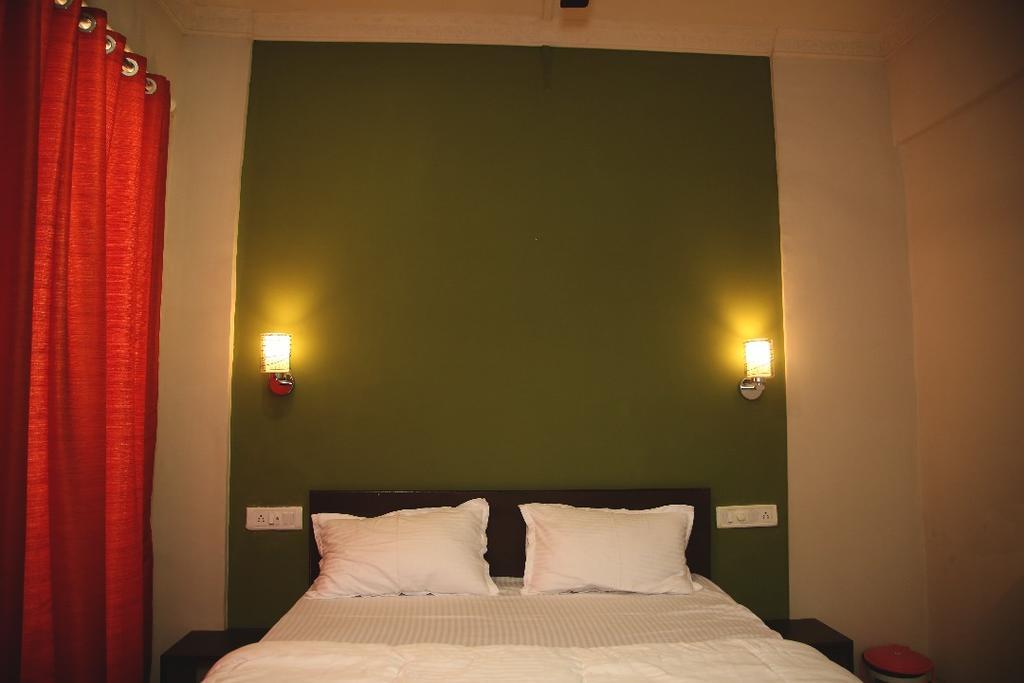 Elite Inn Lonavala Eksteriør bilde